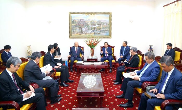 Bộ trưởng Đào Ngọc Dung tiếp ông Takebe Tsutomu, Chủ tịch Hiệp hội Nagomi, Cố vấn cao cấp Liên minh nghị sĩ hữu nghị Nhật - Việt.