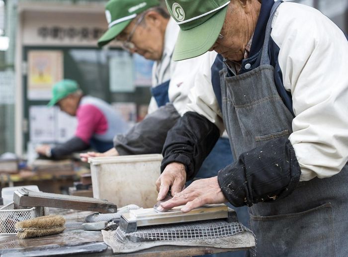 Gần 40% doanh nghiệp Nhật Bản sử dụng lao động cao tuổi. Ảnh; Japan Times